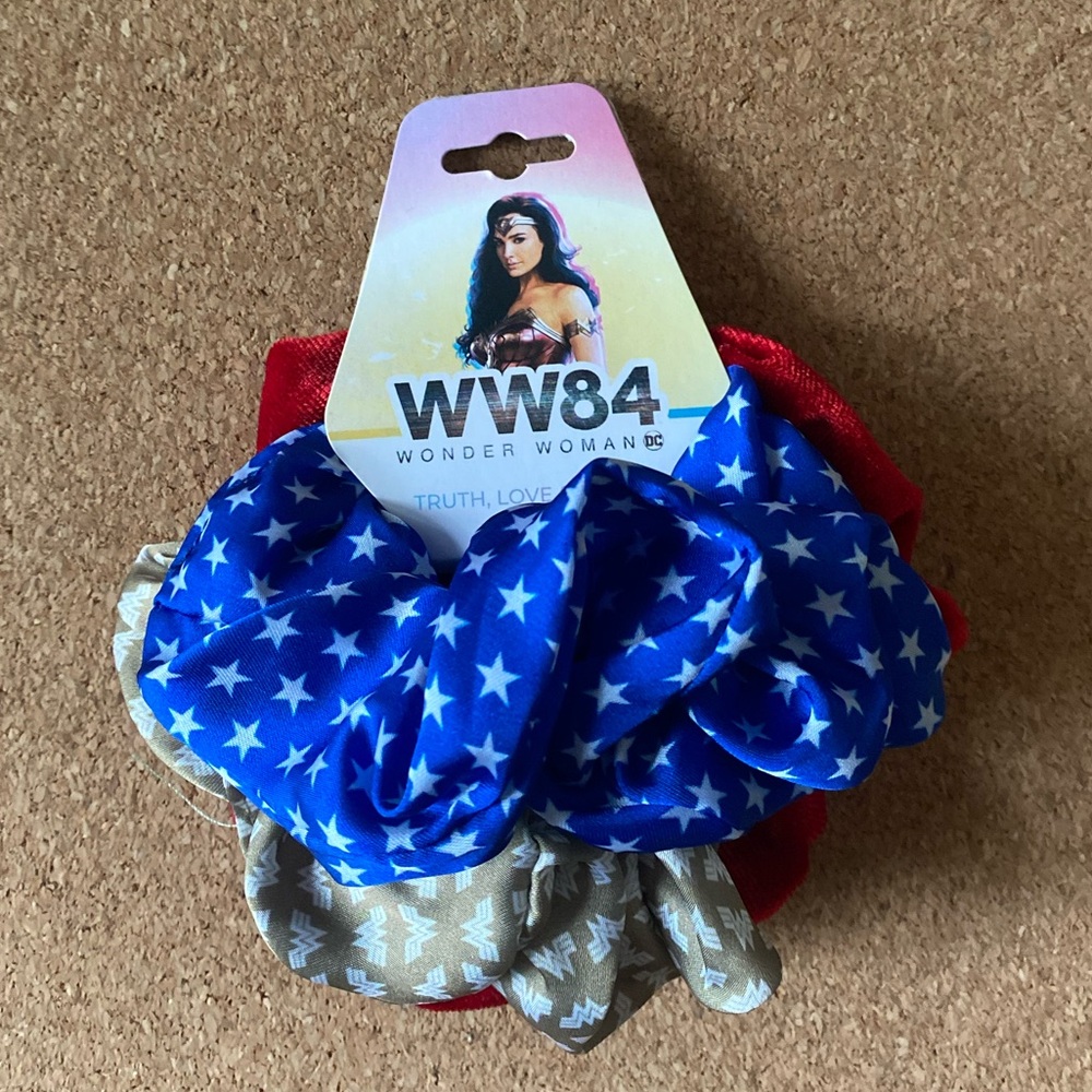 ⭐️3/15 DC Comics WW84 Wonder Woman 3 pack scrunchie hair tie set
